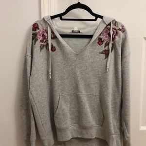 Sweater/hoodie